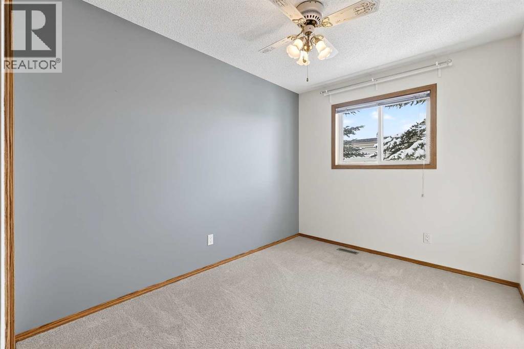 245 Millview Green SW - 22