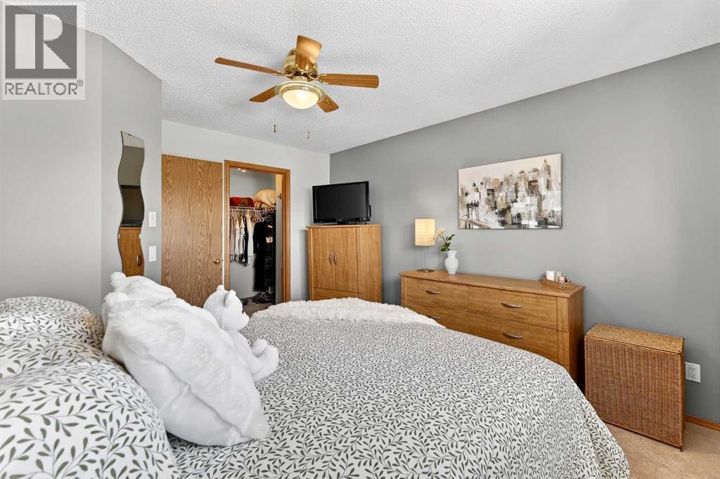 245 Millview Green SW - 18