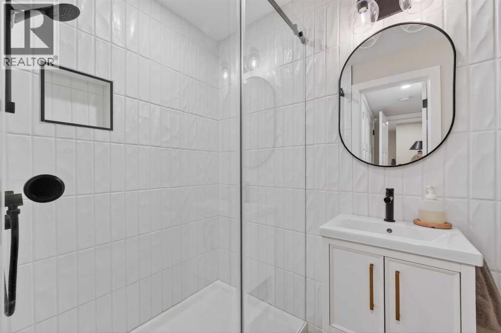 8927 48 Avenue NW - 27