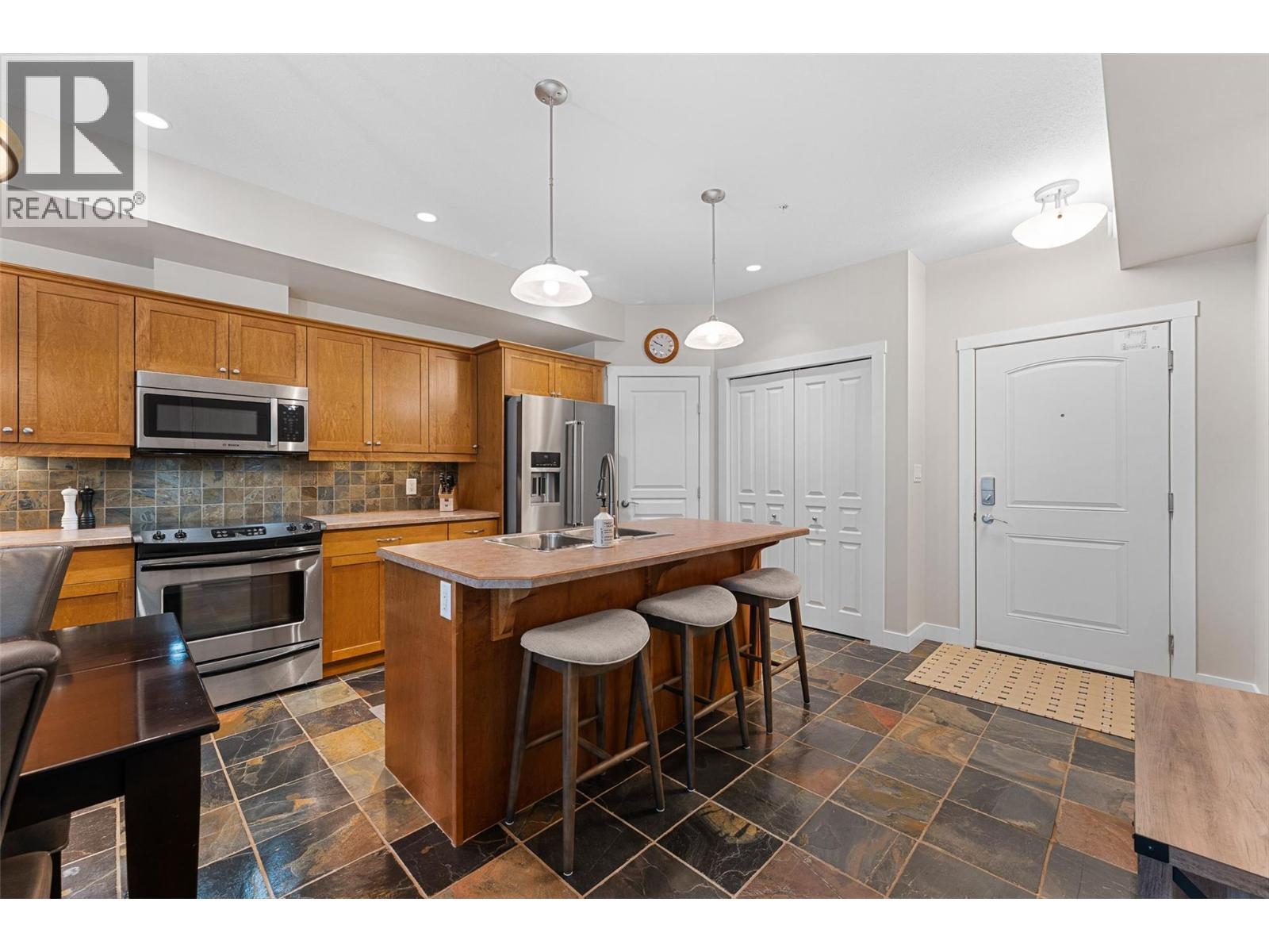 302 Mara Lake Lane Unit# 202, Sicamous