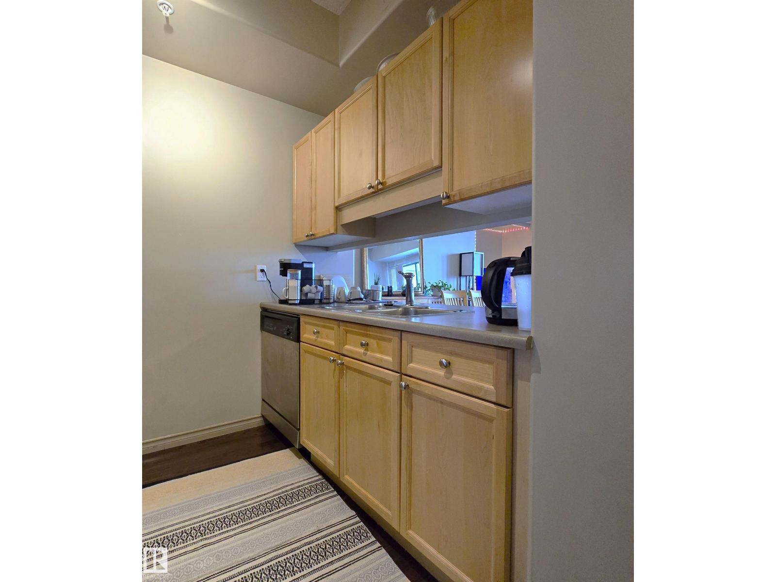 #707 10319 111 ST NW NW - 7