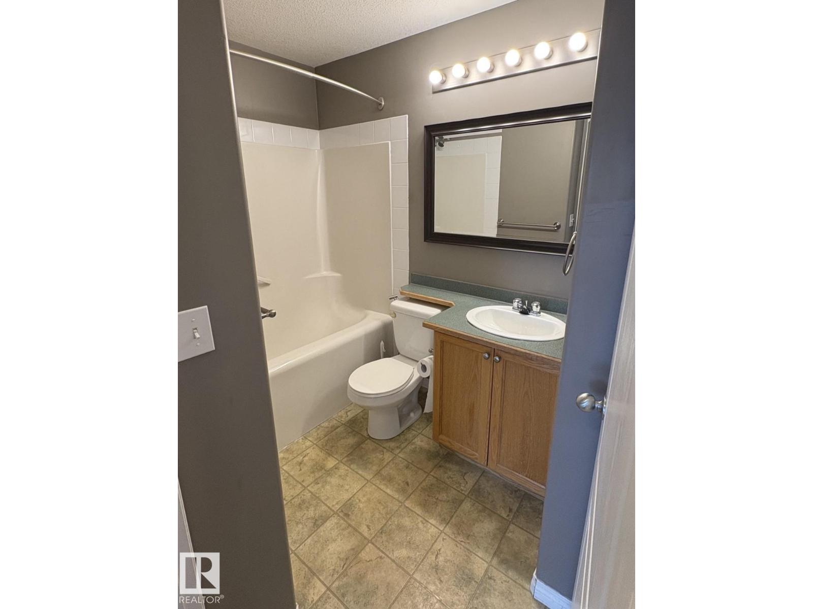 #138 9525 162 AV NW - 10