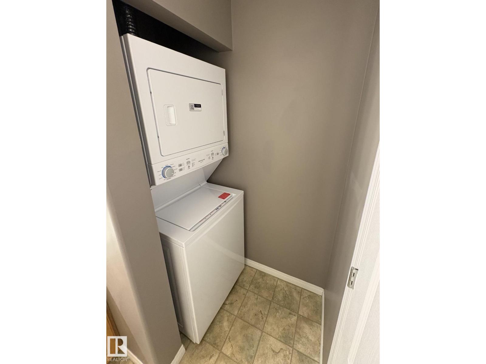 #138 9525 162 AV NW - 12