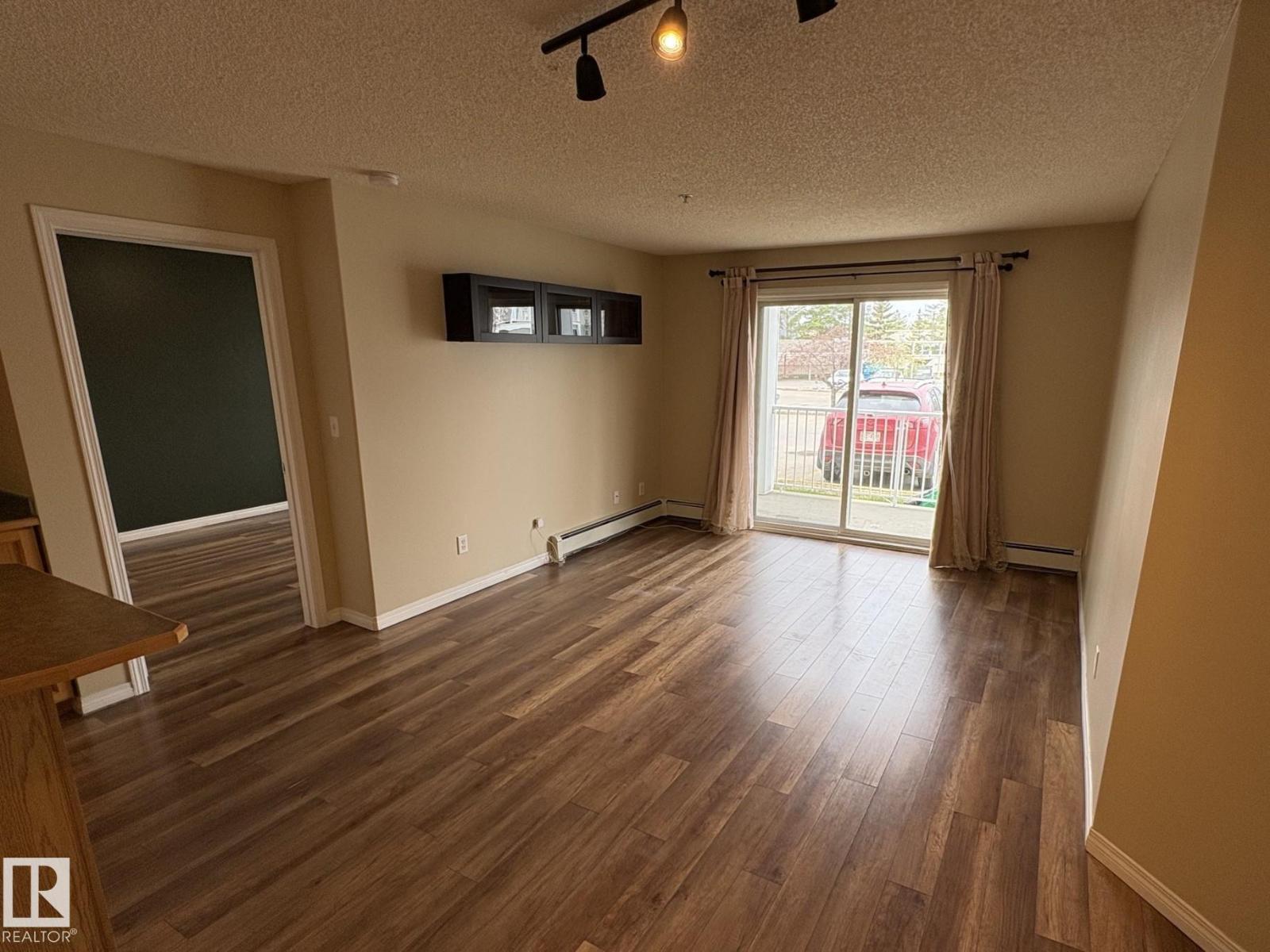 #138 9525 162 AV NW - 8
