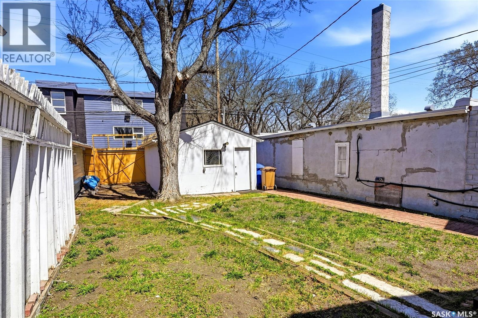 1206 Victoria AVENUE - 28