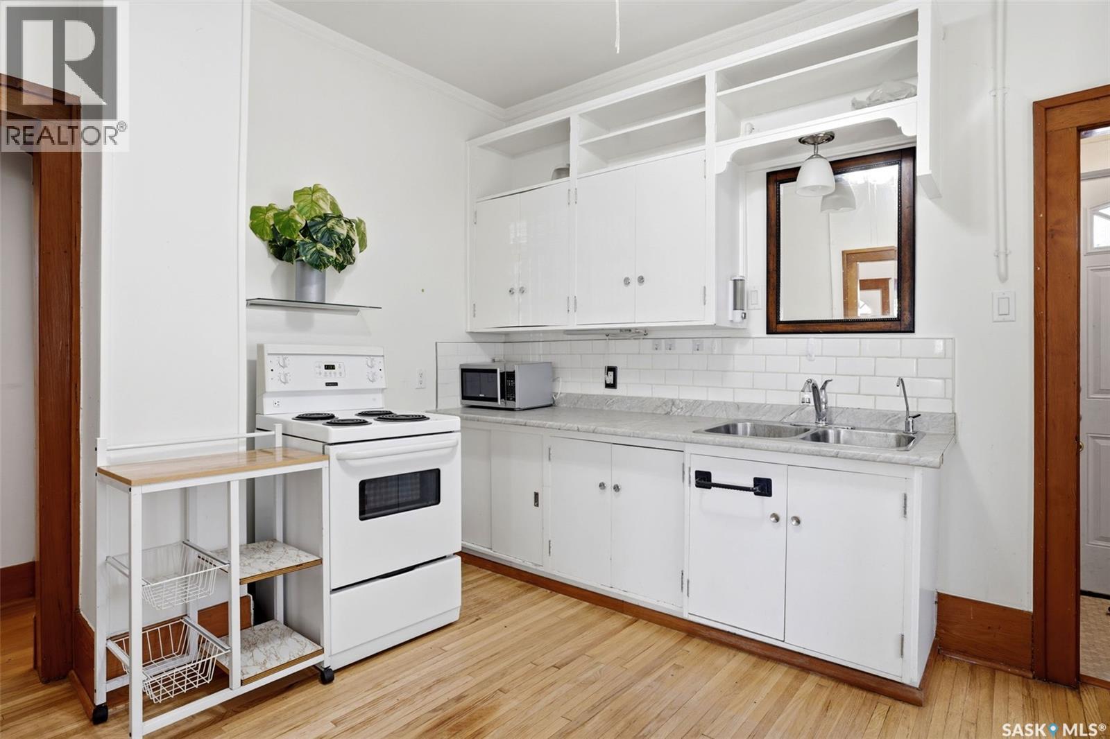 1206 Victoria AVENUE - 7