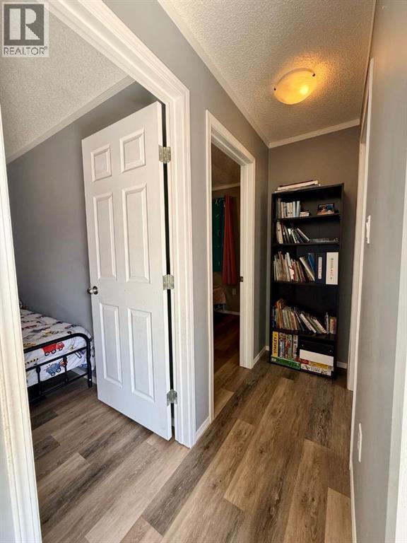 4410 48 Street - 25