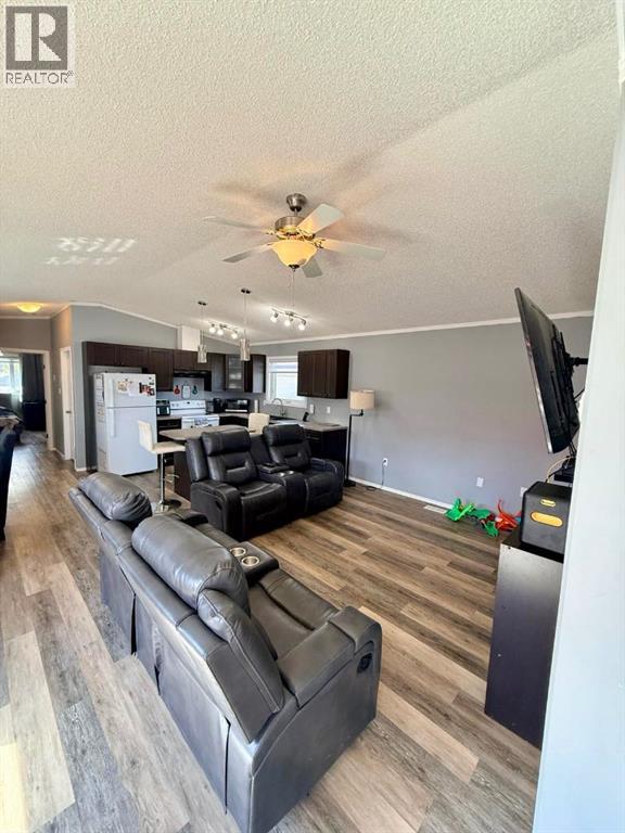 4410 48 Street - 7