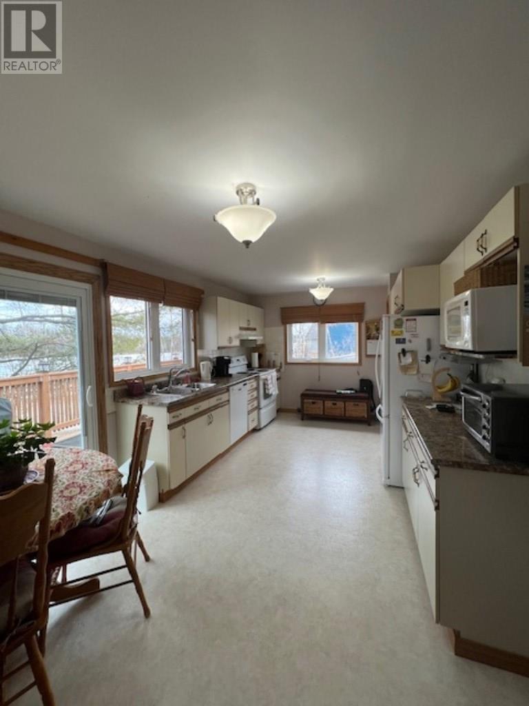 1 Fifth Avenue South, Municipality of Sioux Lookout, Ontario, P8T1E5 — Photo 3