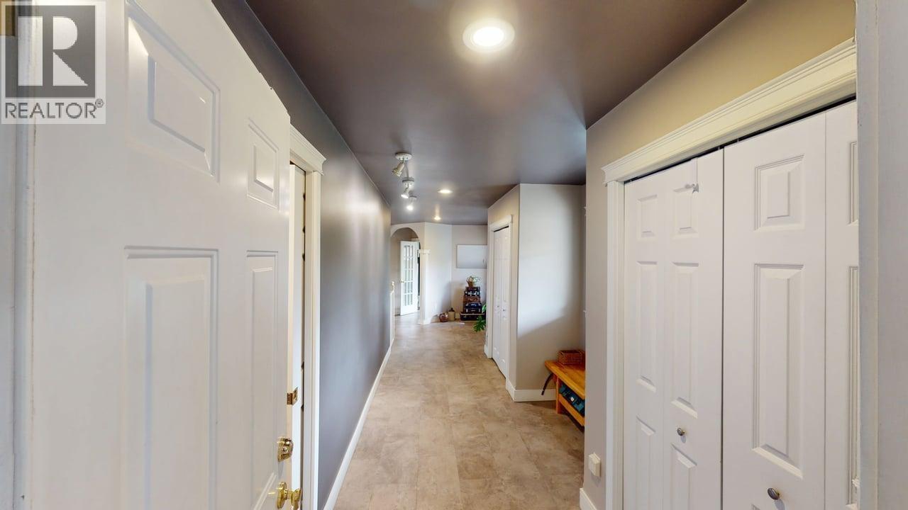 13043 HUNTERS LANE, Charlie Lake