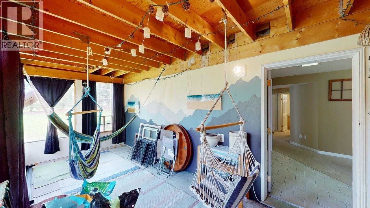 13043 HUNTERS LANE, Charlie Lake