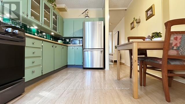 7 BADGEROW AVENUE - 10