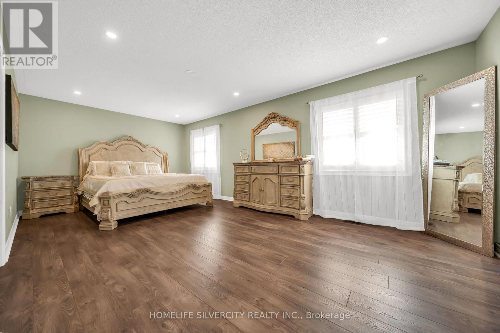 23 ROSS WRIGHT AVENUE - 24