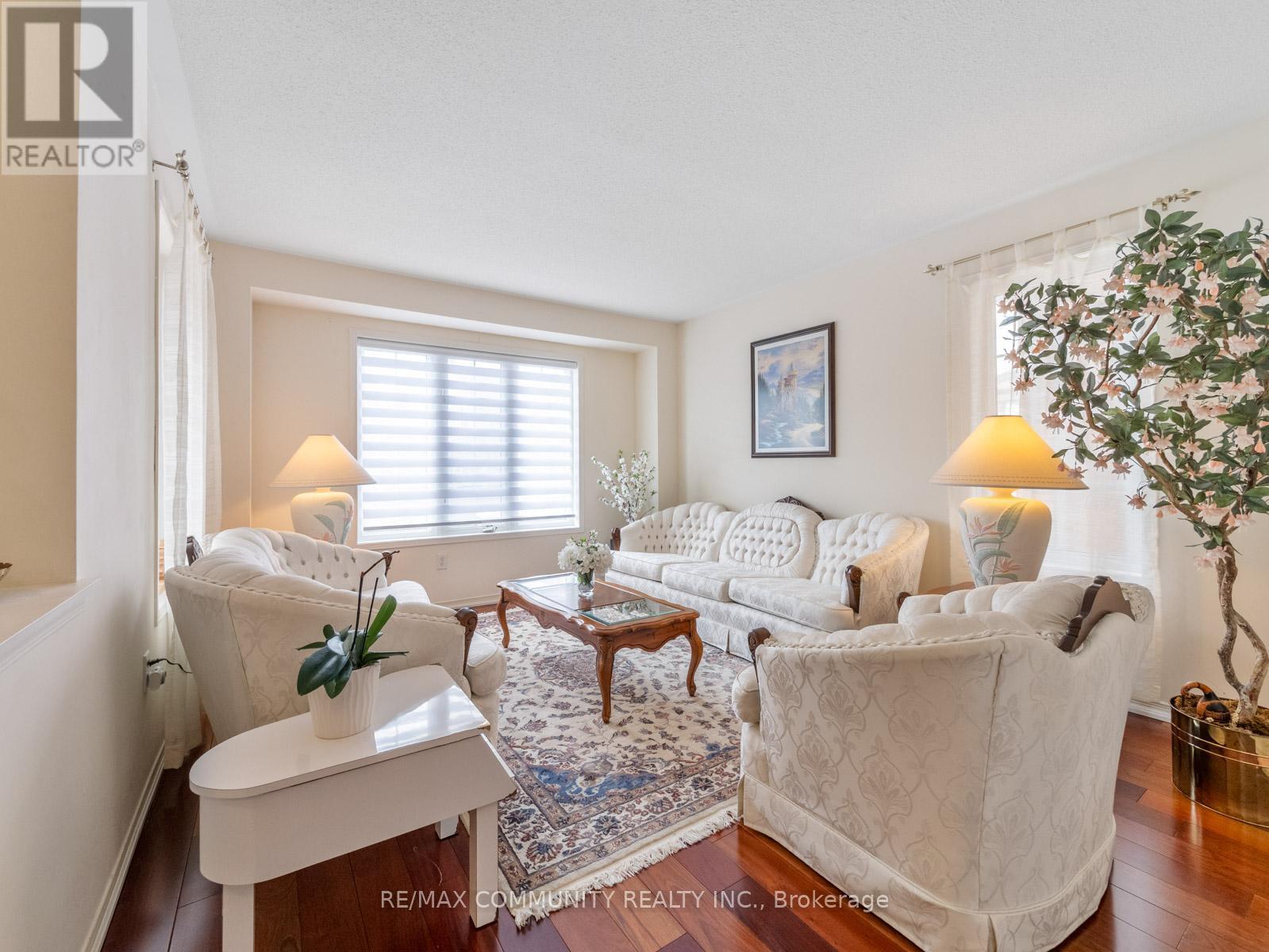 54 MORLAND CRESCENT - 4