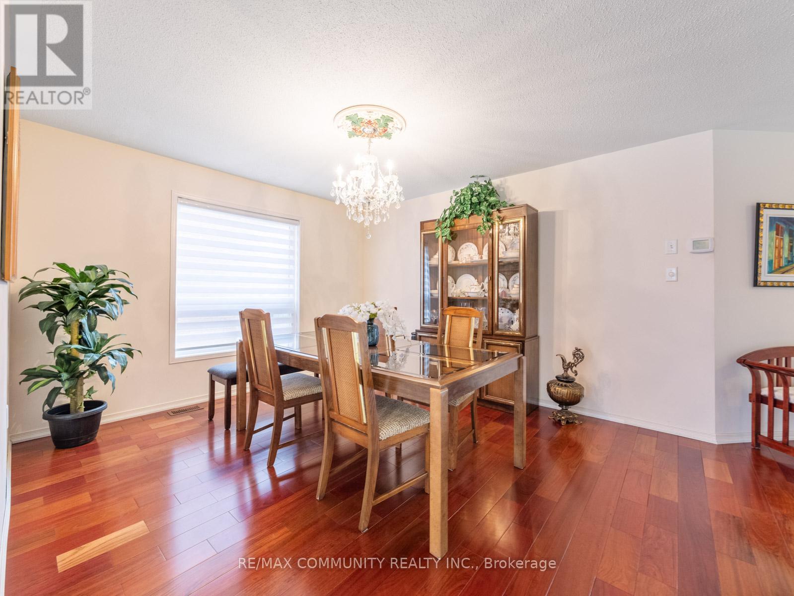 54 MORLAND CRESCENT - 8