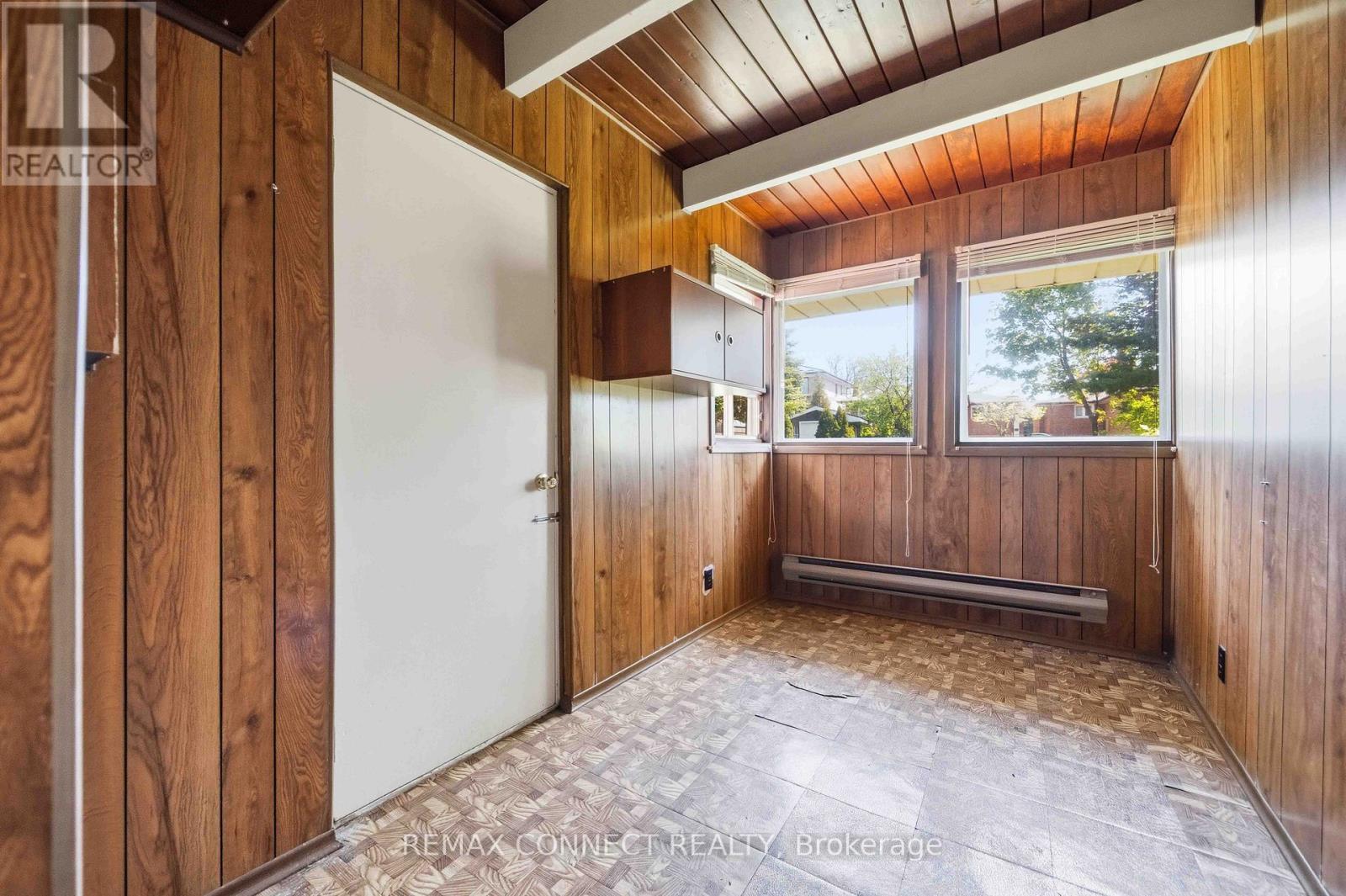 107 FAIRGLEN AVENUE - 35