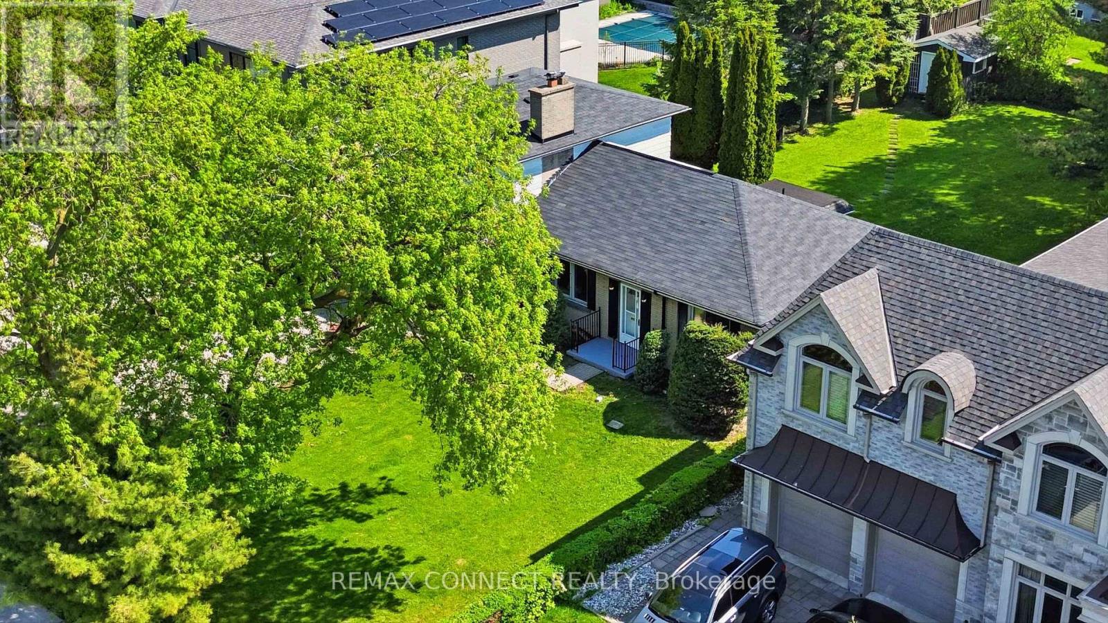 107 FAIRGLEN AVENUE - 47