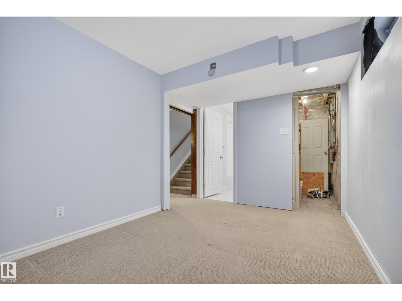 8915 7 AV SW - 48