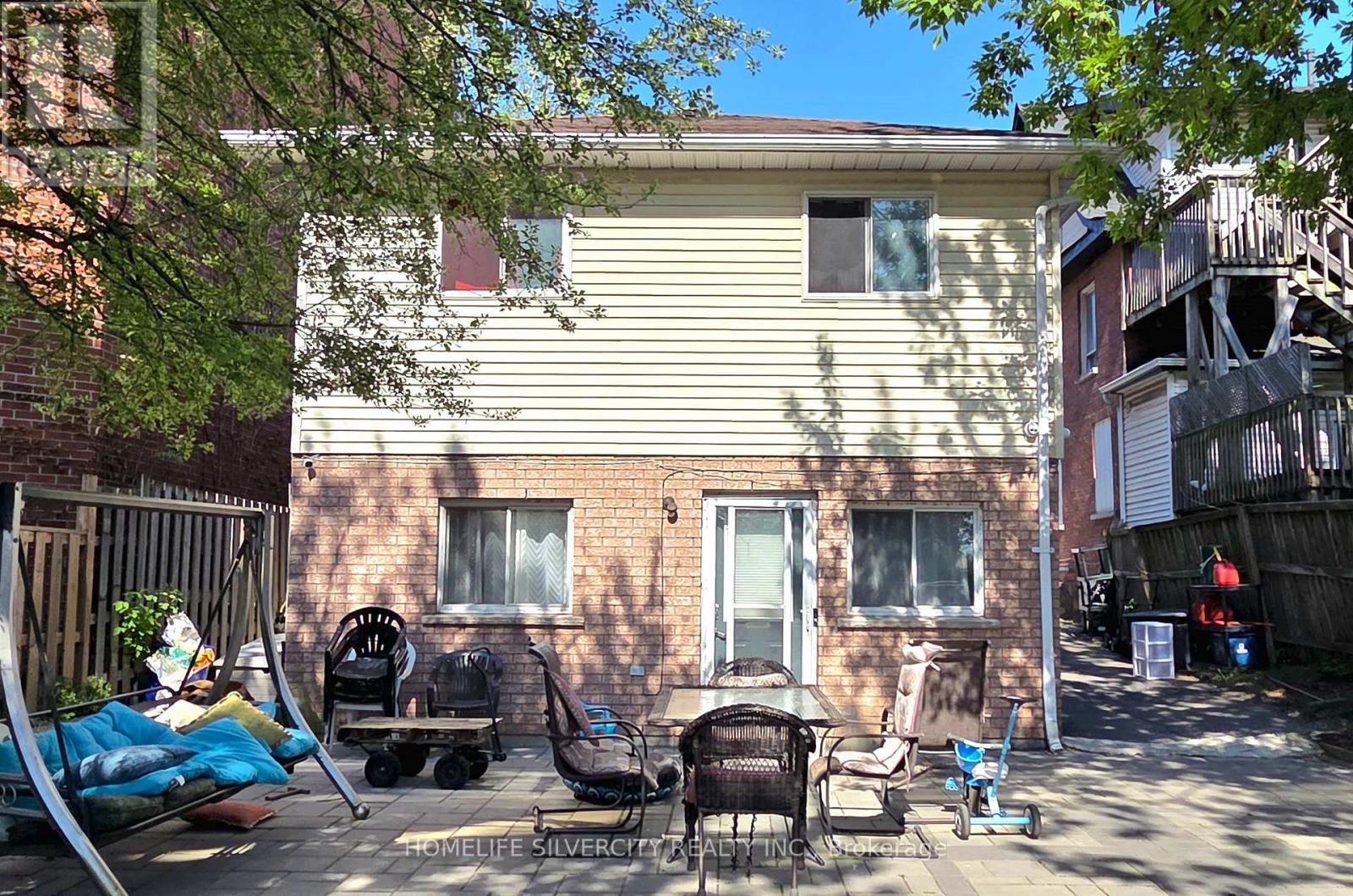150 CENTRE STREET S - 12