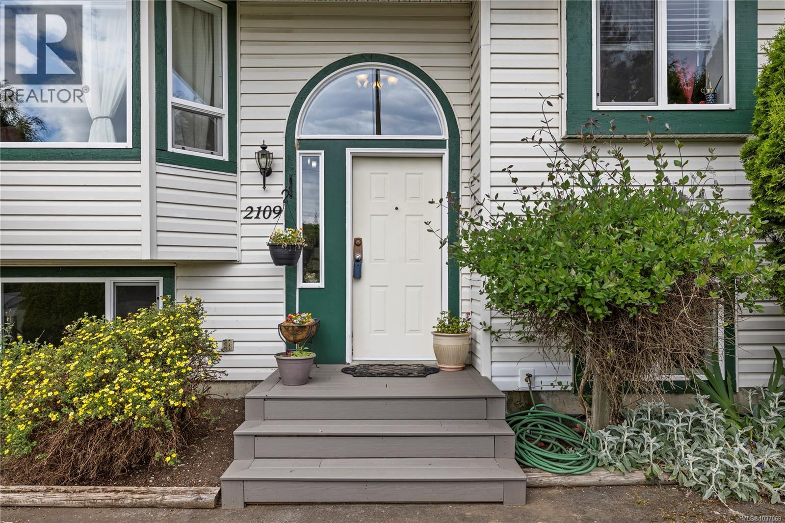 2109 Lakeside Dr - 45