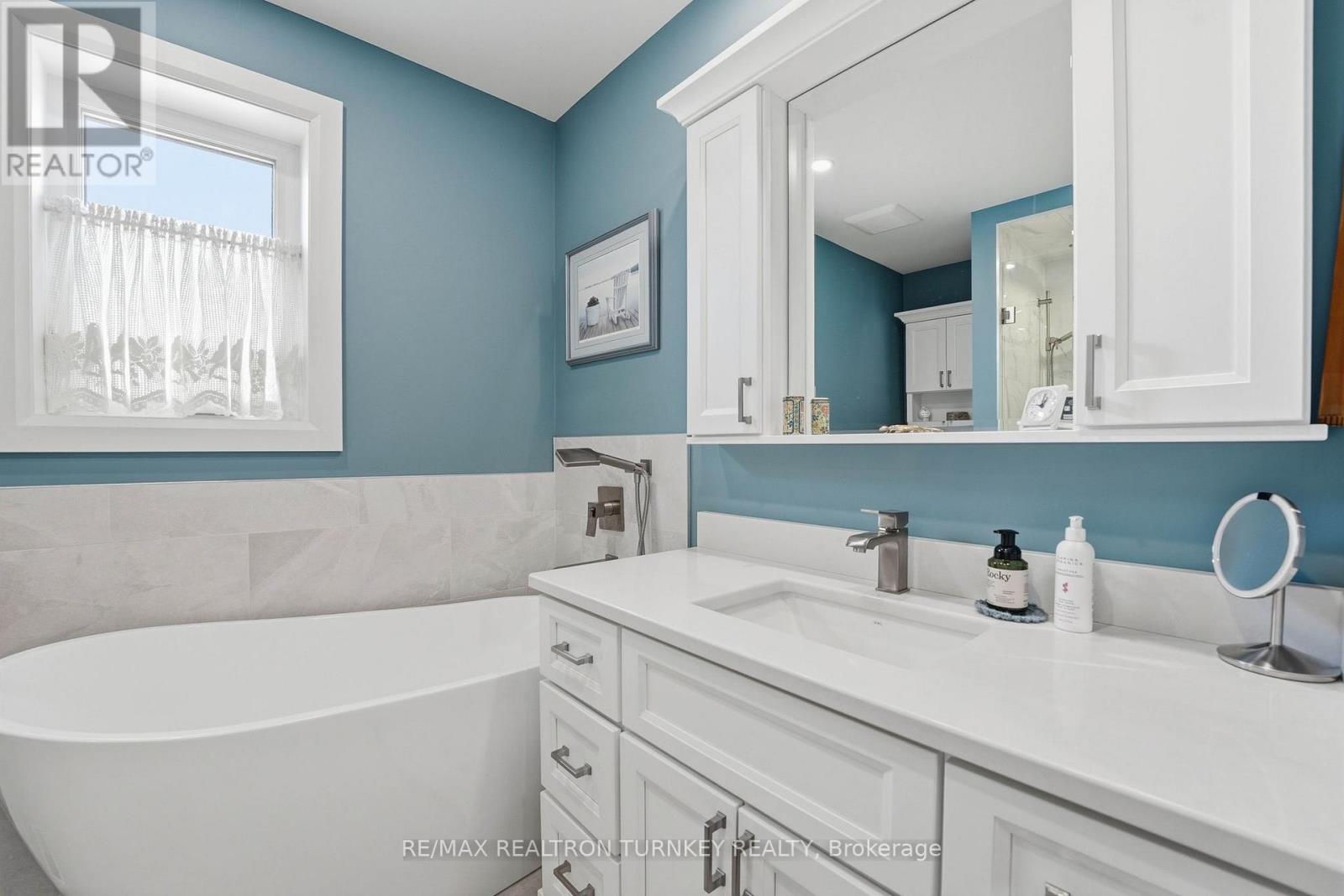 178 PARKVIEW CRESCENT - 16