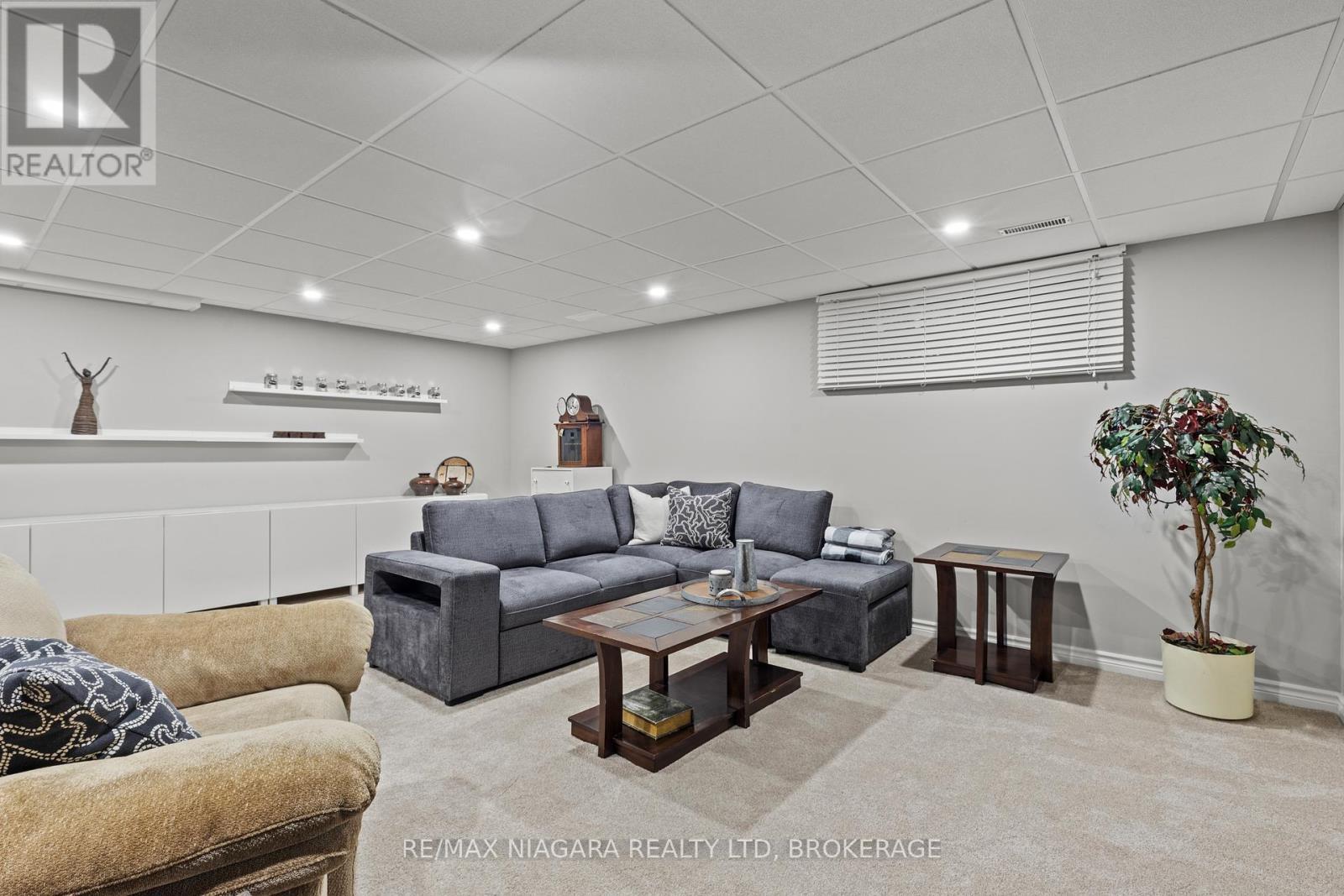 #3 88 LAKEPORT ROAD - 33