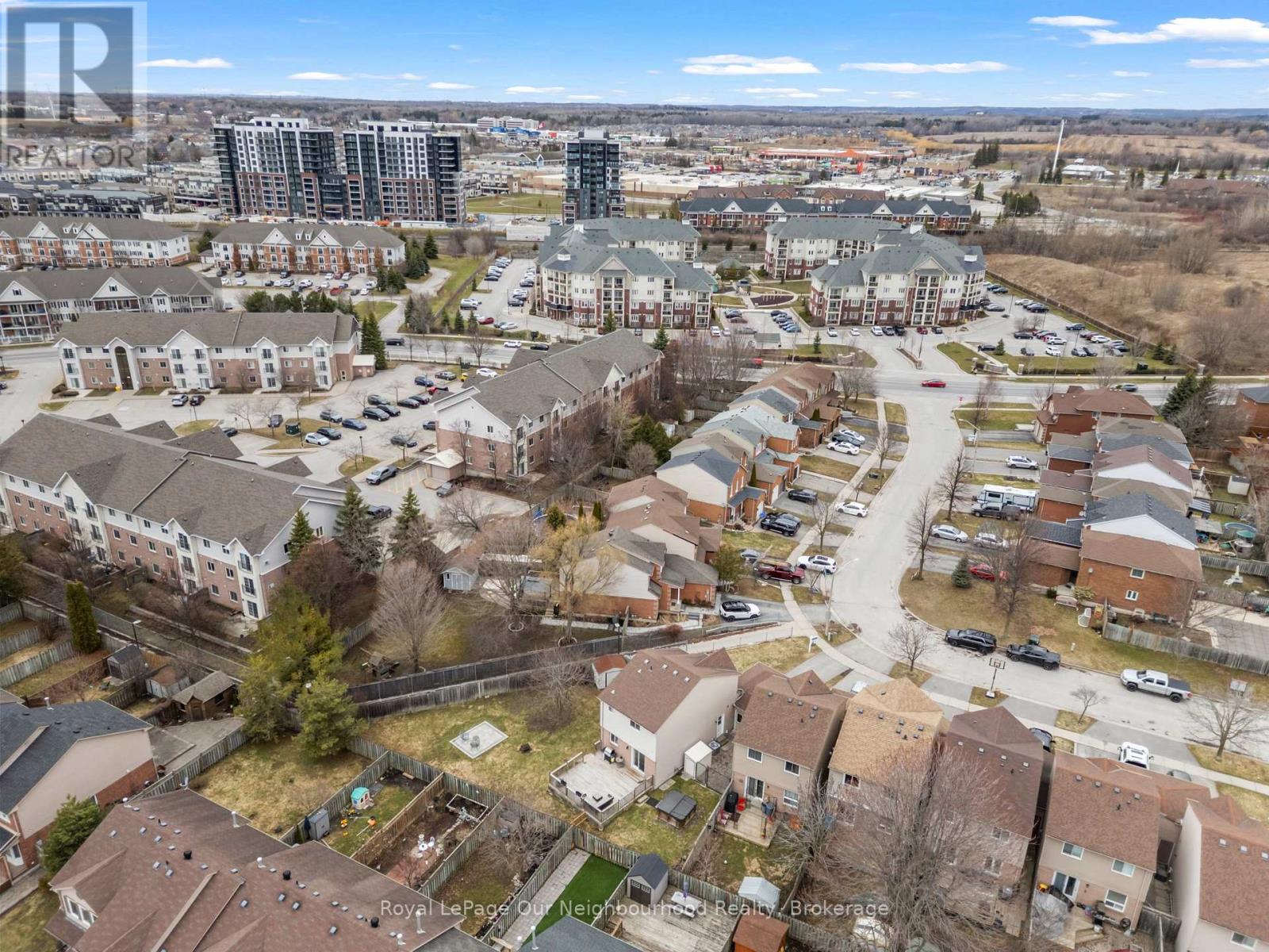 61 FRY CRESCENT - 34