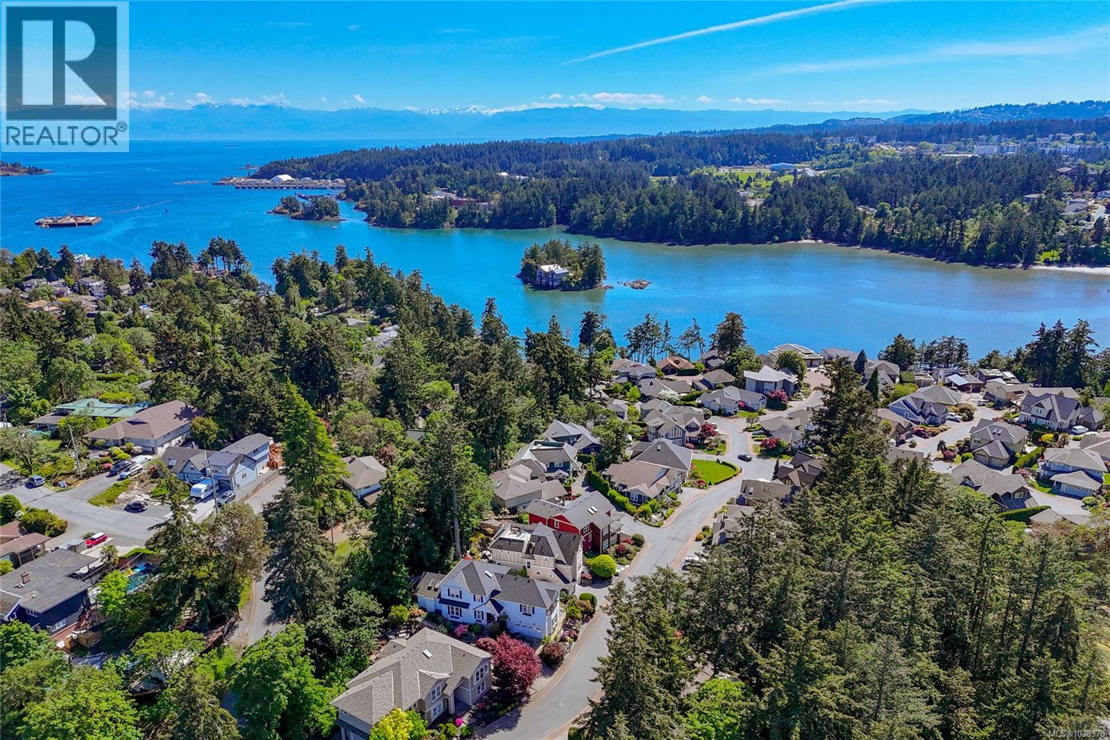 118 Gibraltar Bay Dr - Image 2