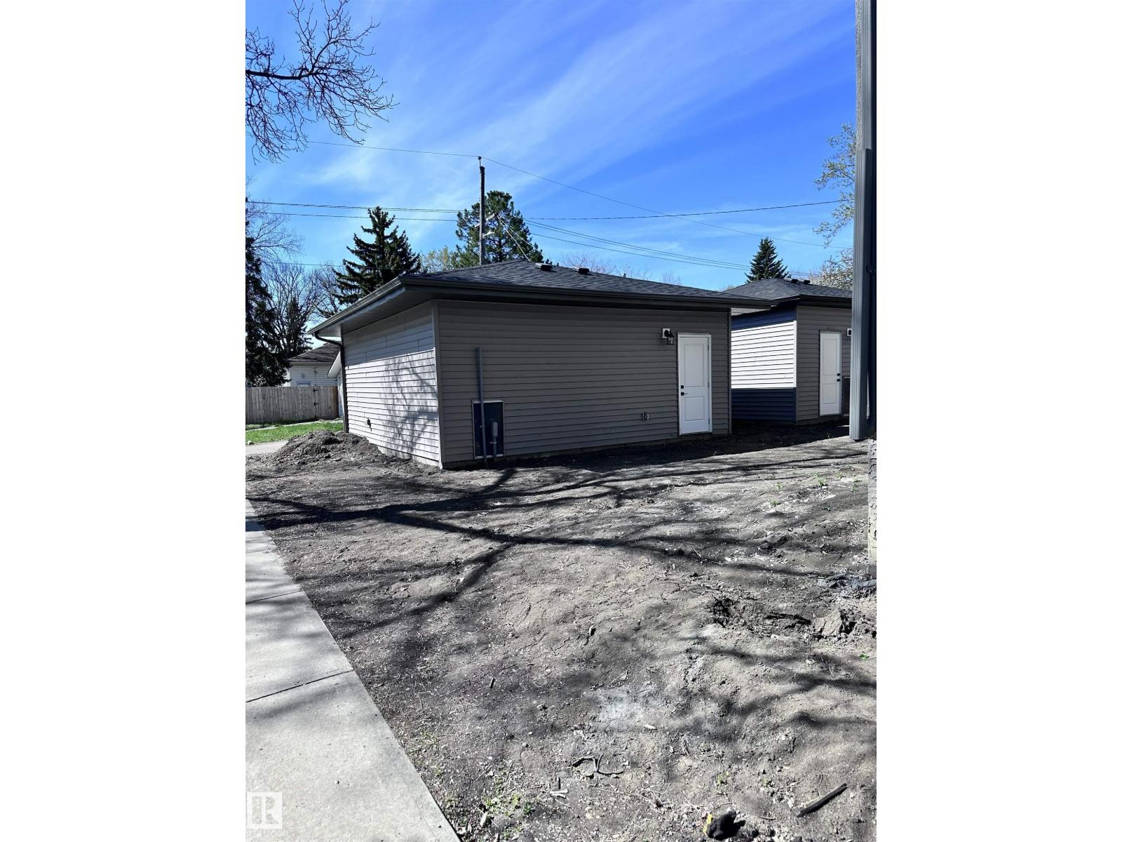 7603 92 AV NW - 46