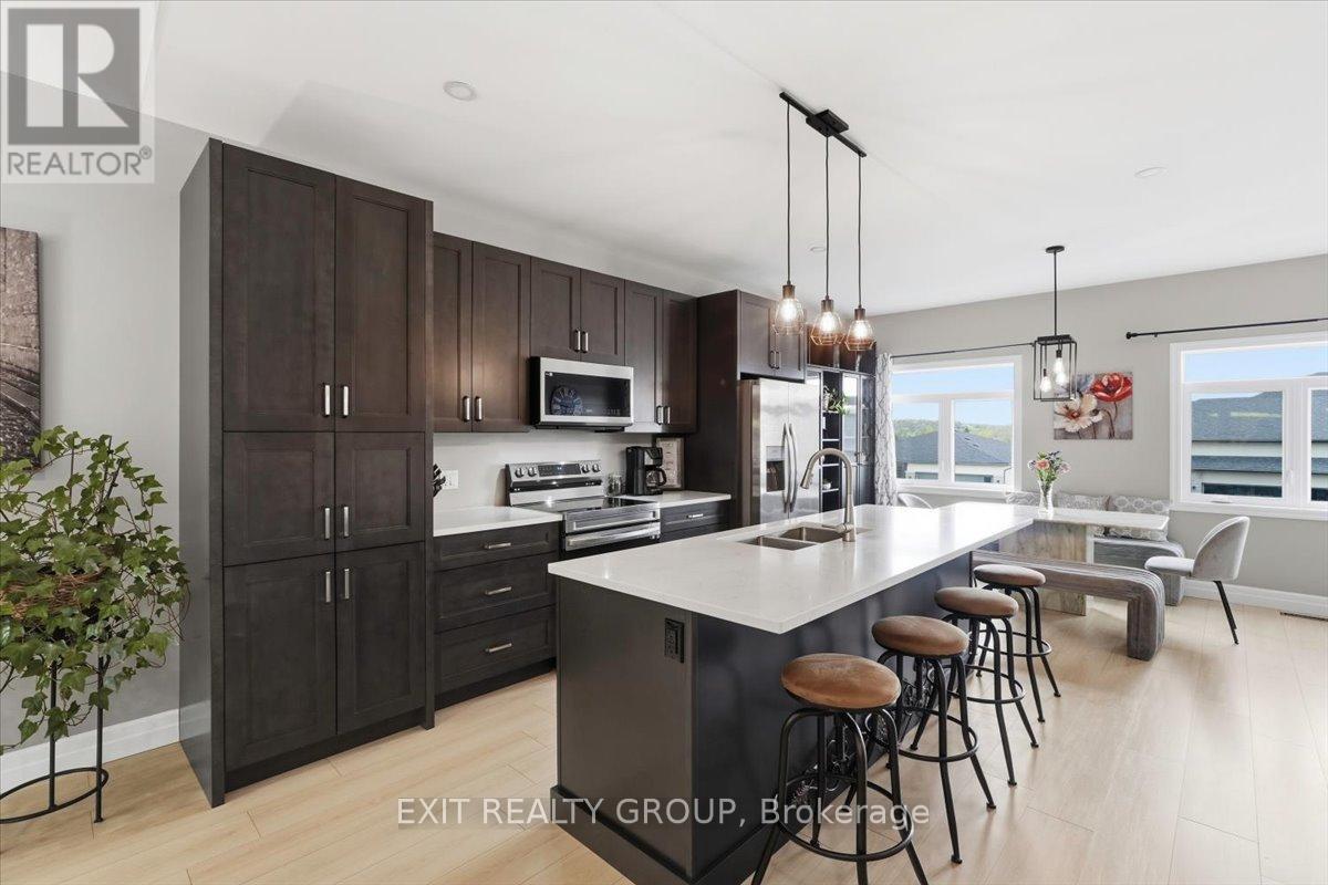 53 MEAGAN LANE - 14
