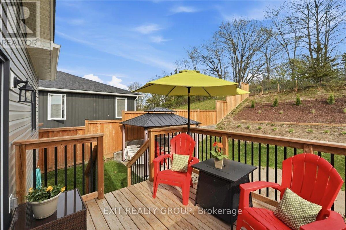 53 MEAGAN LANE - 28