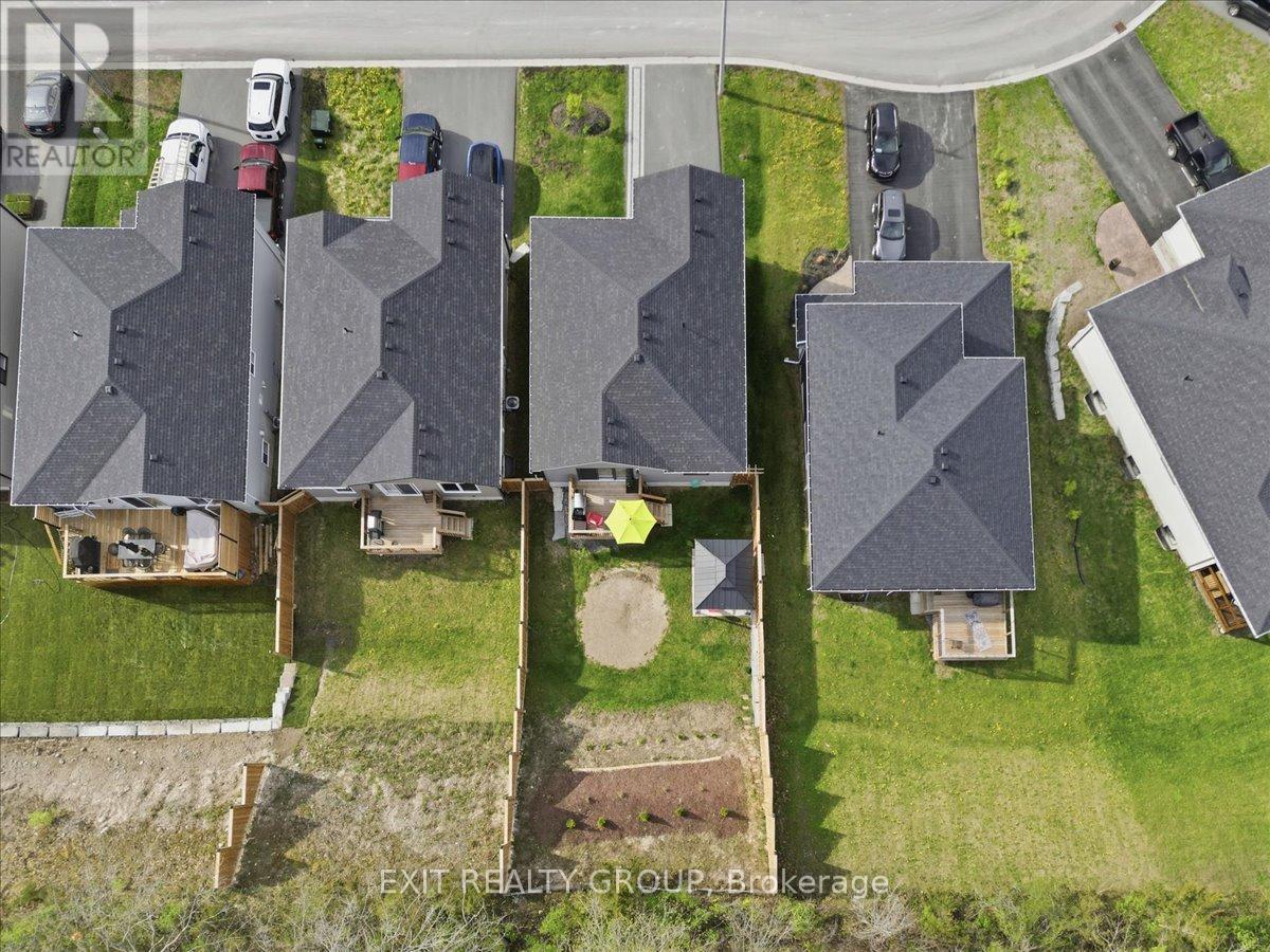 53 MEAGAN LANE - 34