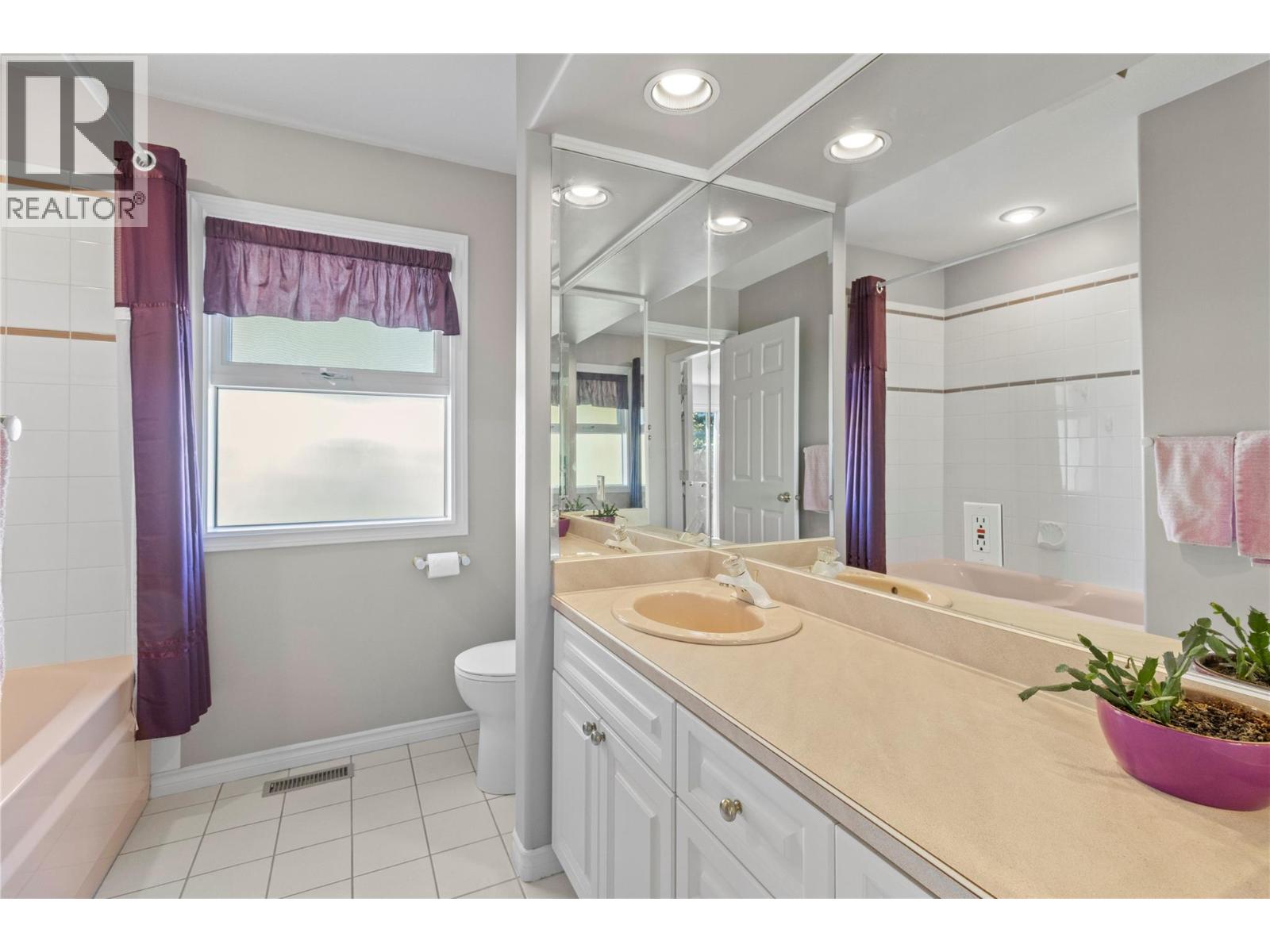  5231 11 Street Northeast, Salmon Arm