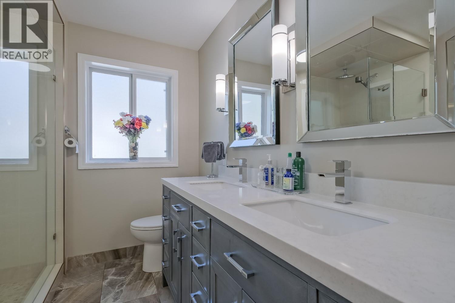 842 Raymer Road, Kelowna