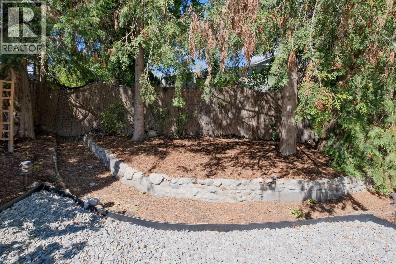842 Raymer Road, Kelowna