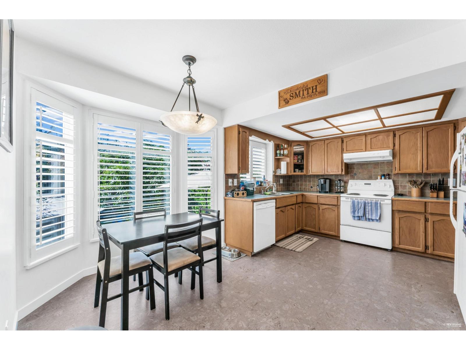 1055 163A STREET, Surrey