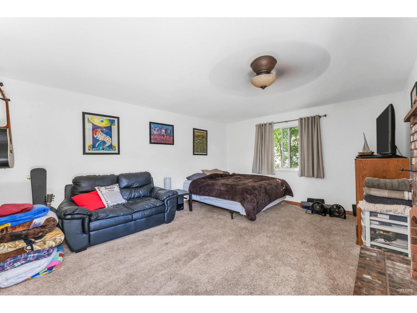 1055 163A STREET, Surrey