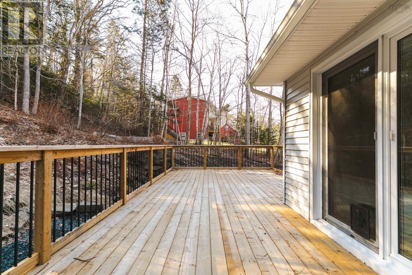 212 Howe Avenue - 10