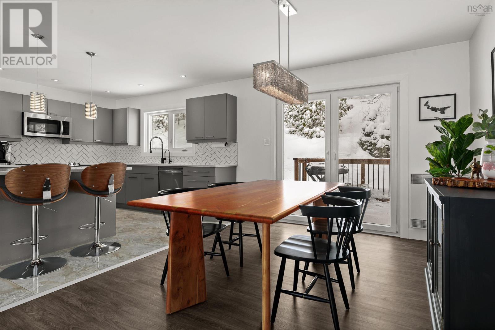 212 Howe Avenue - 9