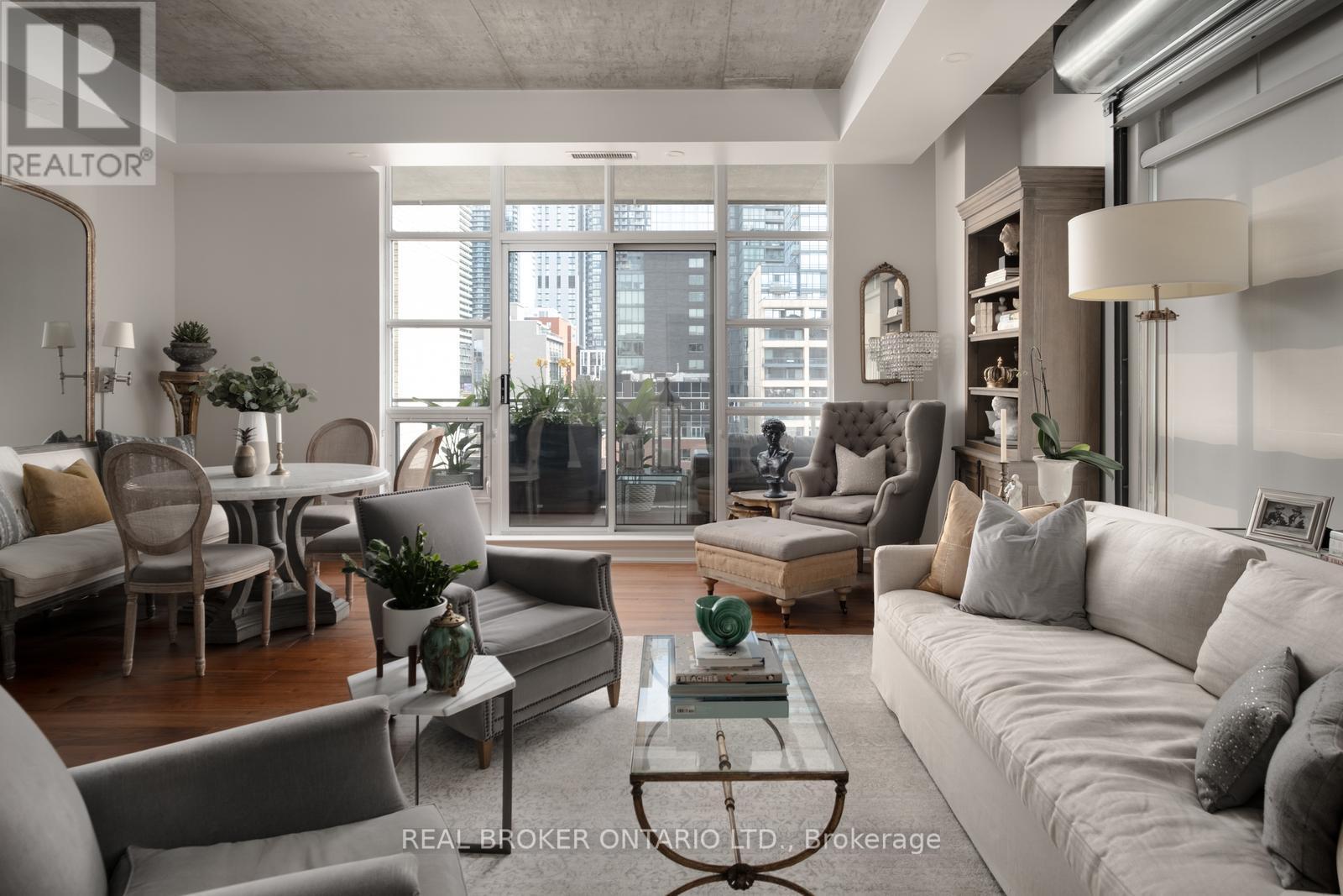 #803 23 BRANT STREET - Image 2