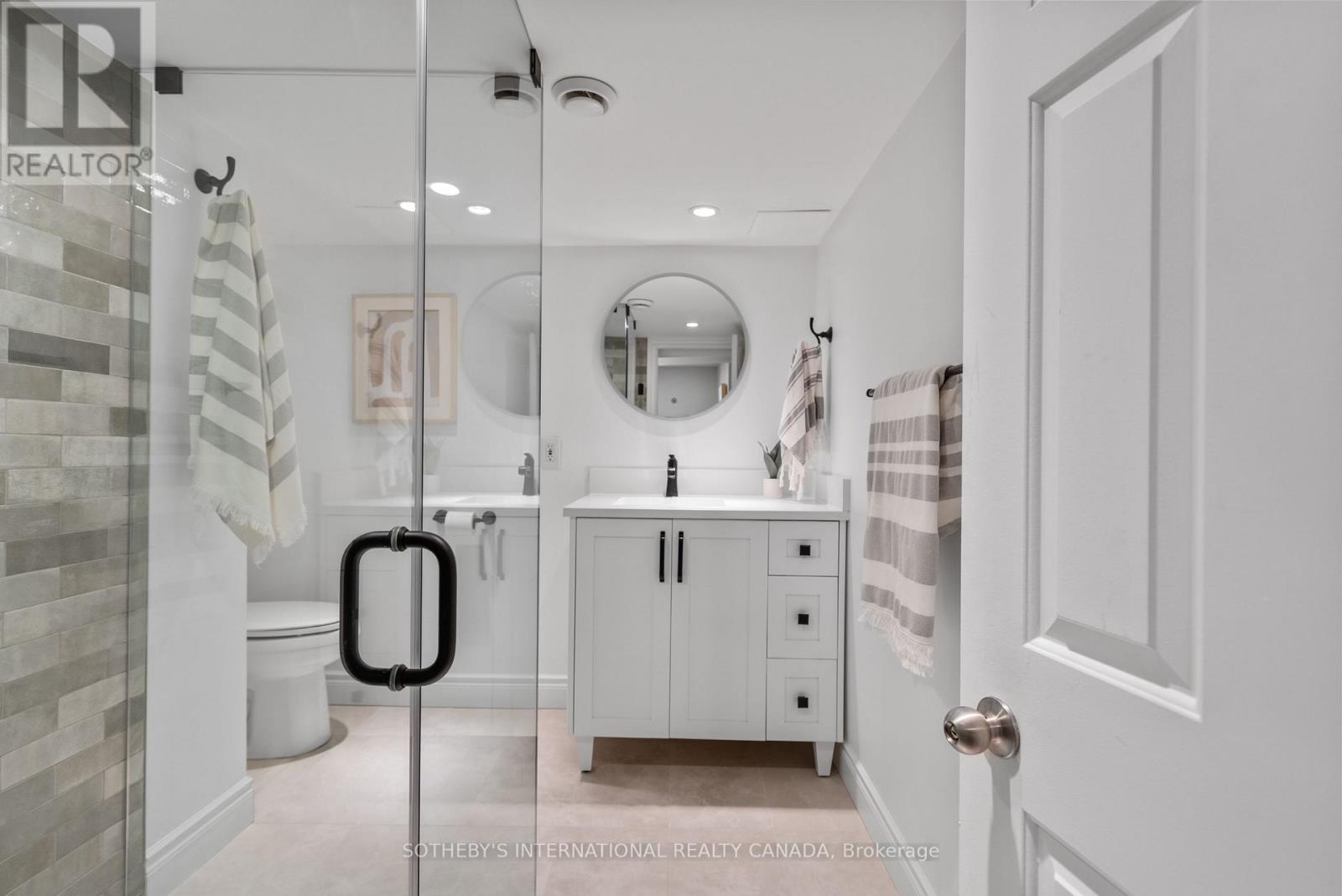 34 BELSIZE DRIVE - 43