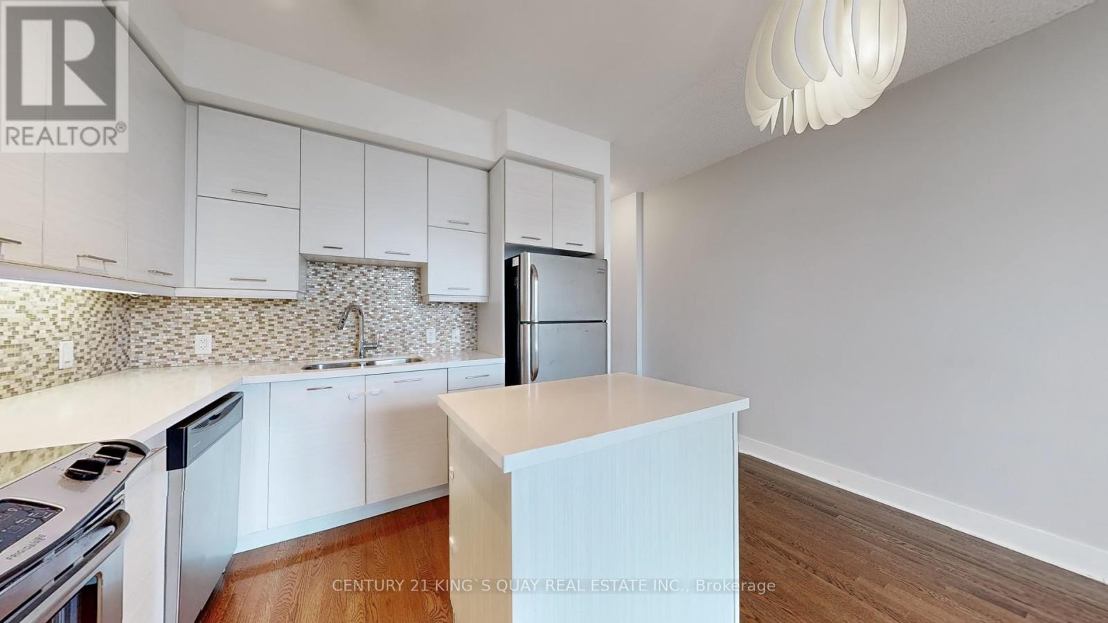 #PH 11 26 NORTON AVENUE - 21