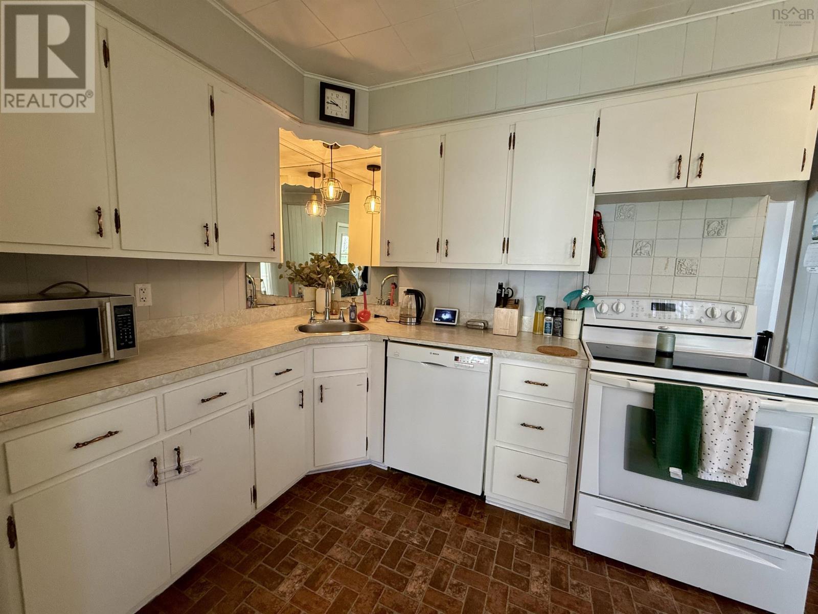 Property 29 of 42 of 46 Dickie Street