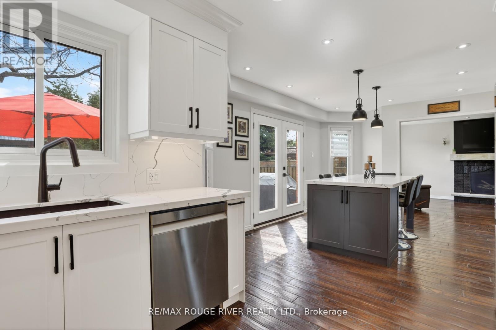 84 SILVERBIRCH PLACE - 16