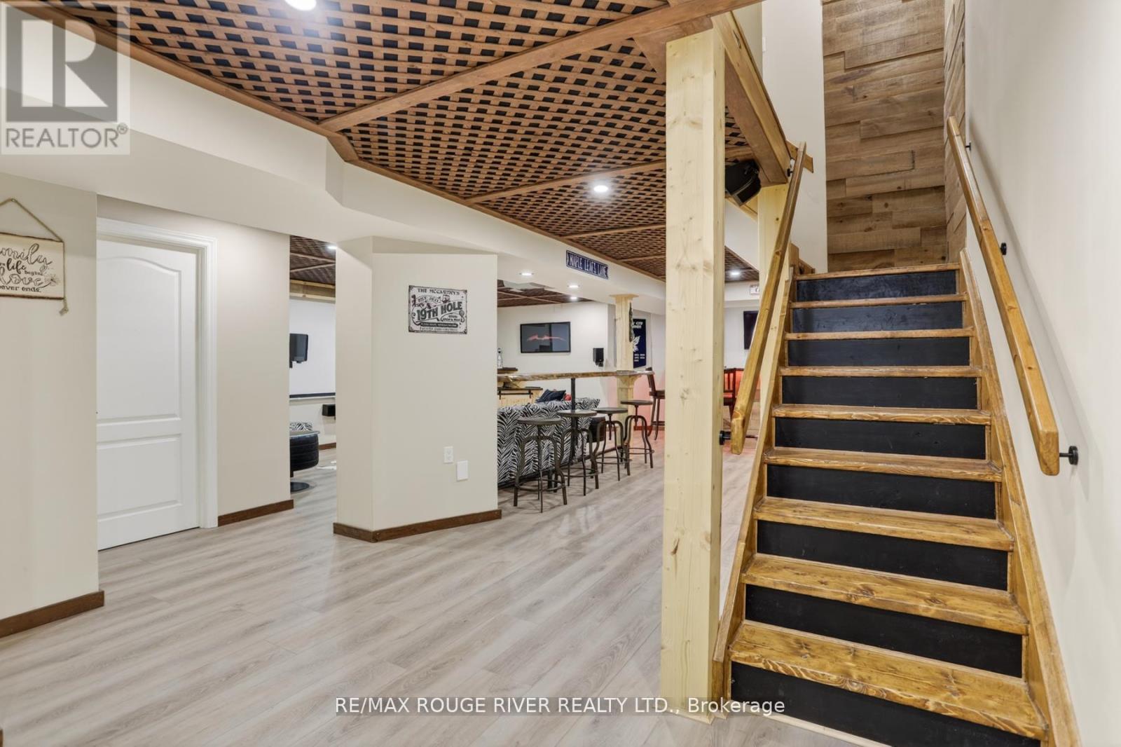 84 SILVERBIRCH PLACE - 37