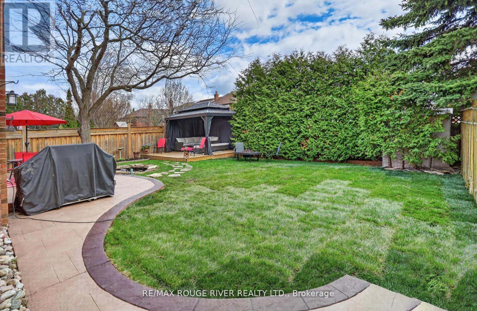 84 SILVERBIRCH PLACE - 48