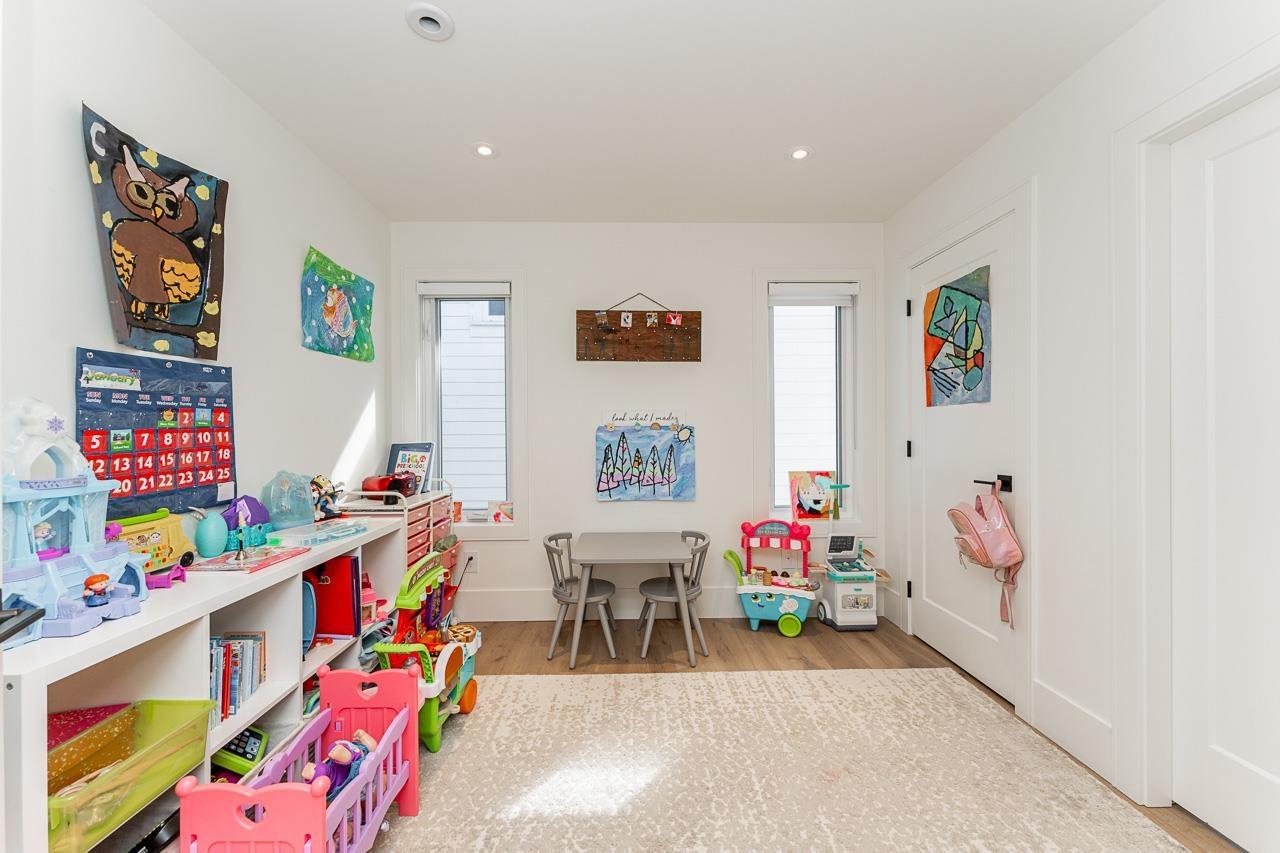 16771 18A AVENUE AVENUE, Surrey