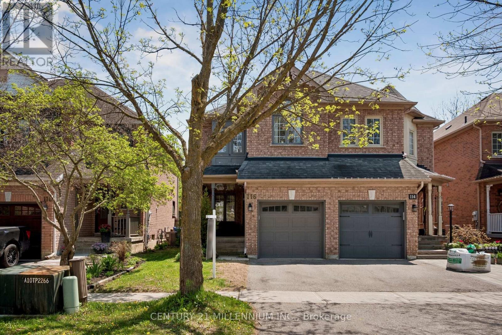 116 WOODROOF CRESCENT - 1