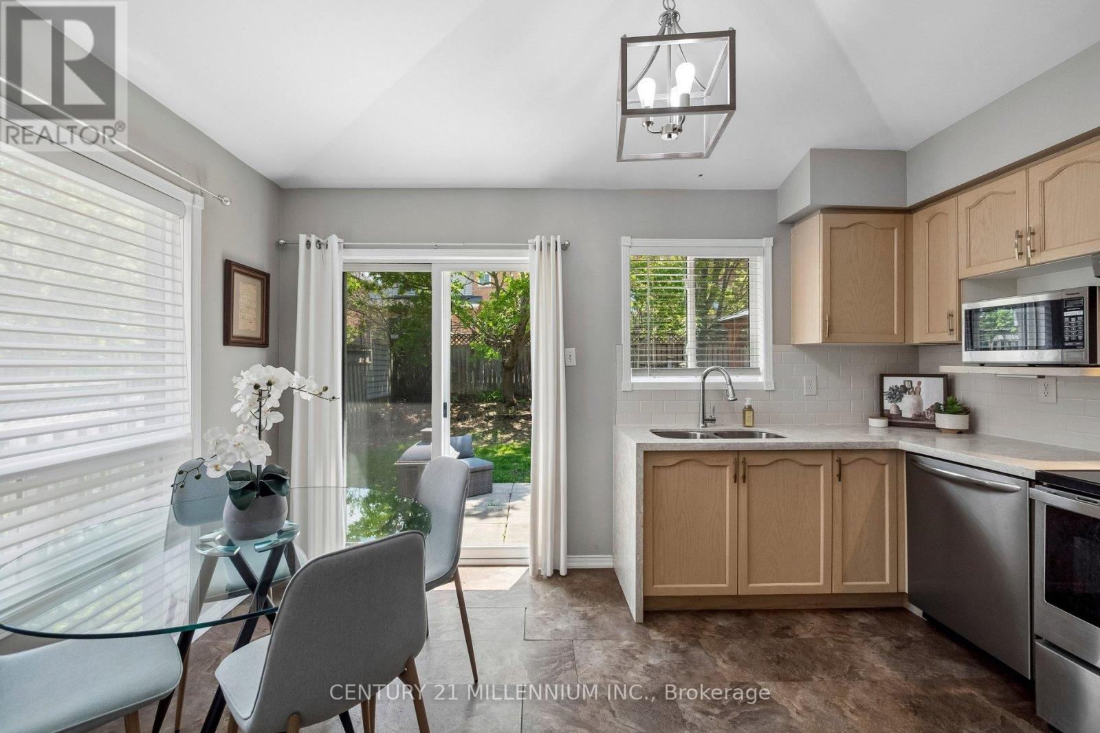 116 WOODROOF CRESCENT - 17