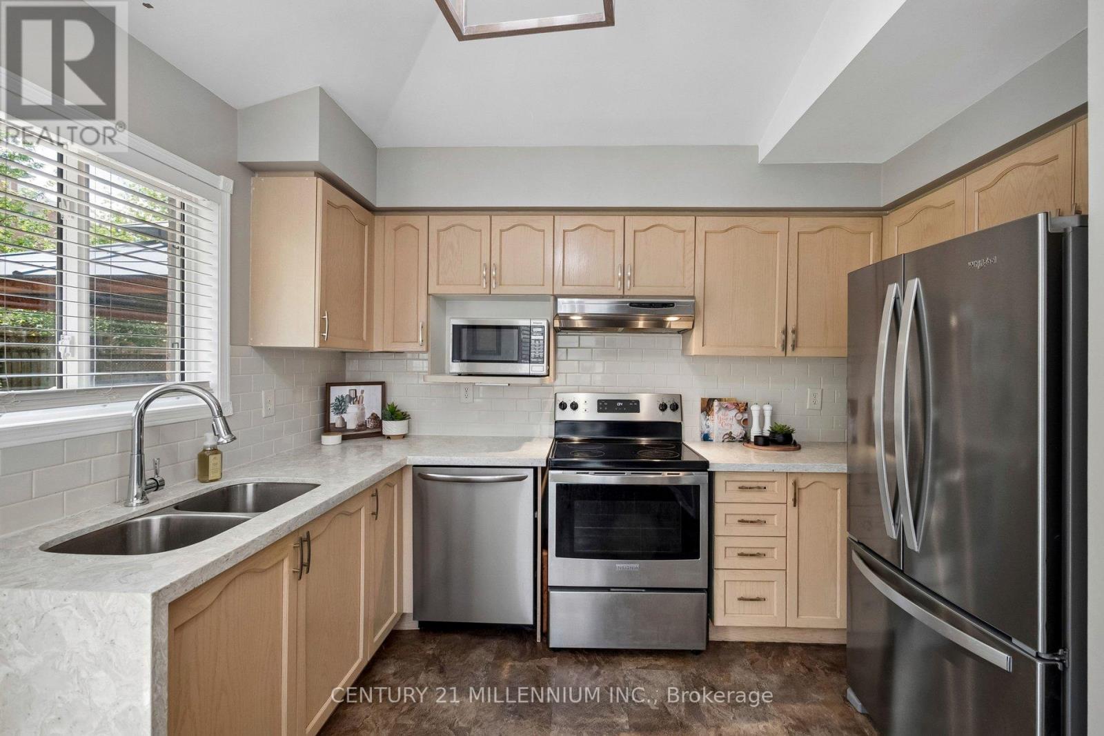 116 WOODROOF CRESCENT - 21